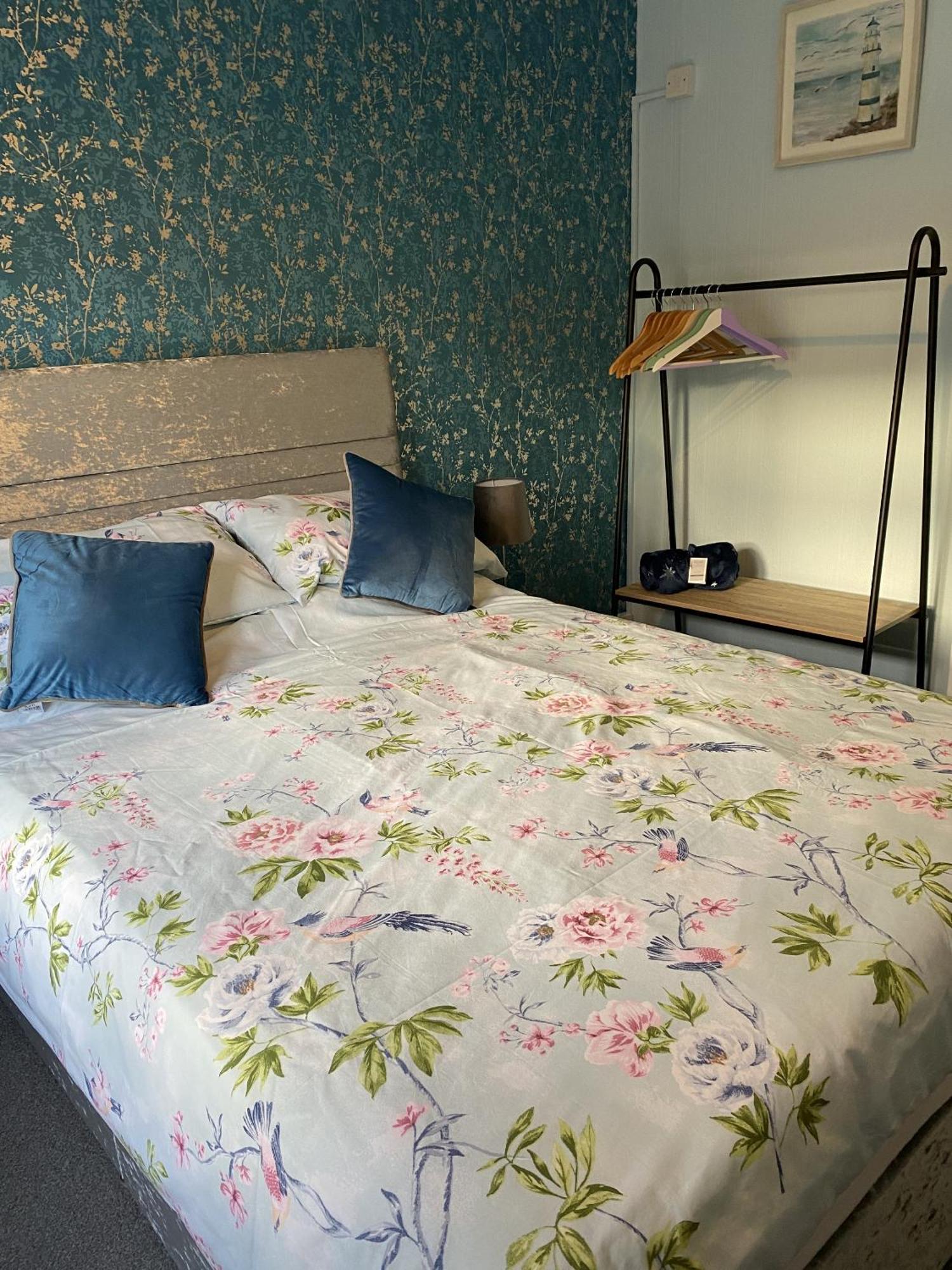 The Rosefield Hotel Уеймут Екстериор снимка